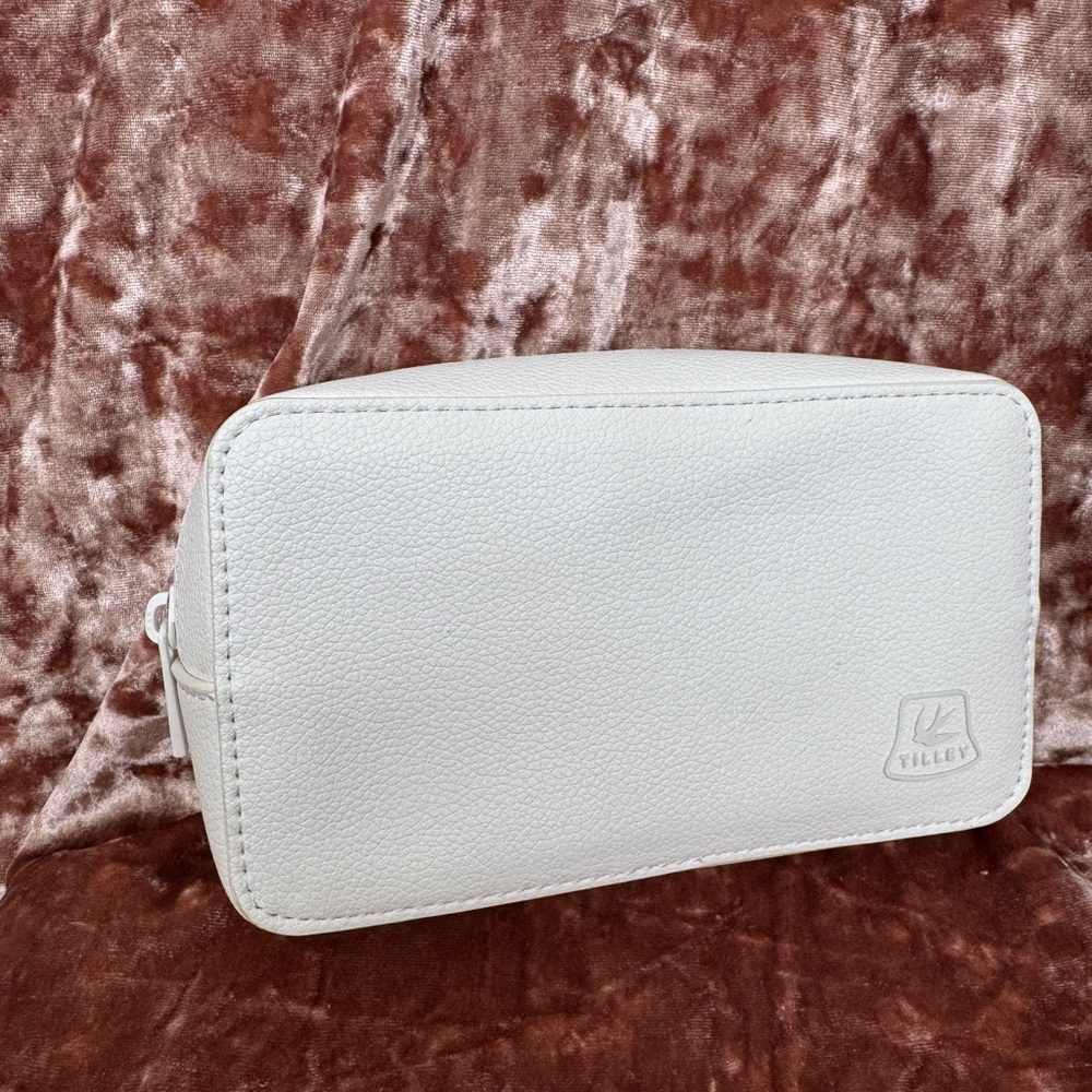 Shiseido x Tilley Collab White Belt Bag for Travel w/Vibrant Orange Interior Bag